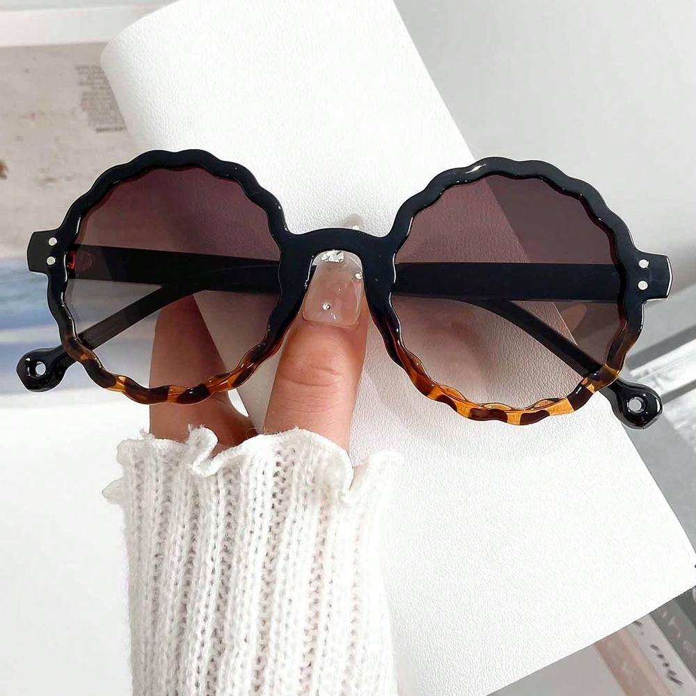 Fashion Vintage Round Sunglasses Women Men Small Frame Flower Sunshade Glasses Female Vacation Travel Beach Decor Glasses Props