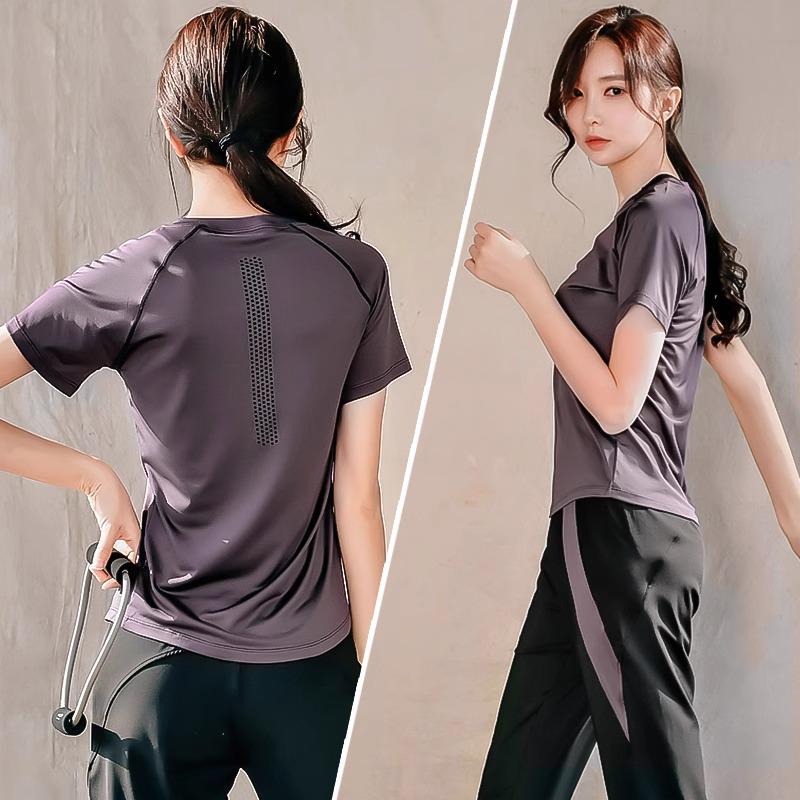 "Women's Quick-Dry Short Sleeved Yoga and Running Top - Loose, Breathable, Plus Size, Casual Spring/Summer Activewear"