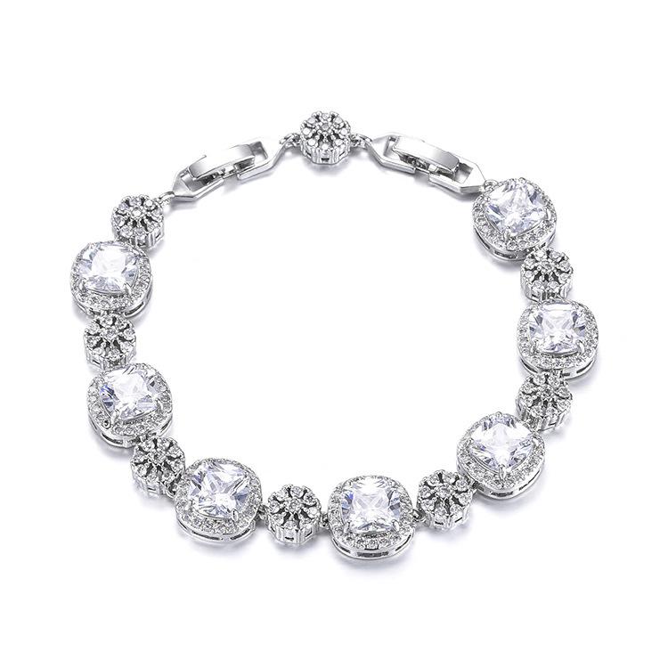 European and American advanced square princess fashion zircon bracelet female square inlaid luxury zircon bracelet.