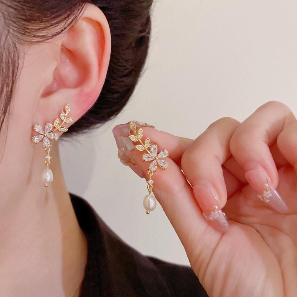 Evening Exquisite Flower Stud Earrings Crystal Luxury Pearl Dangle Earrings Leaves Jewelry Ornament Leaf Flower Earrings Bride