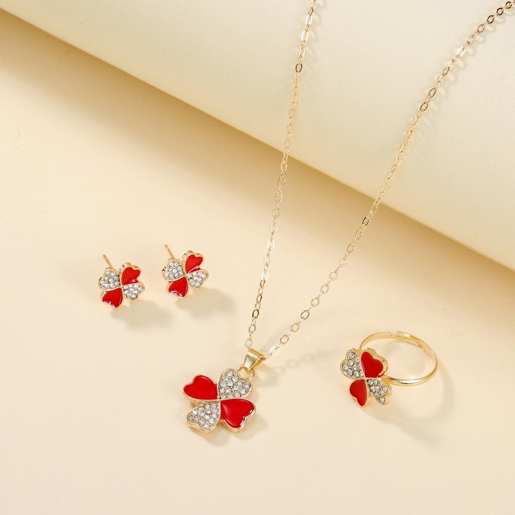 Four-leaf Clover Jewelry Set Featuring A Unique Heart-shaped Design with A Four-leaf Clover Necklace Ring and Earrings 3 Pieces
