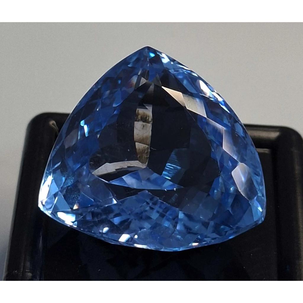 Sky Blue Aquamarine Natural 49-51 Ct Trillion Cut Fabulous Certified Gemstone