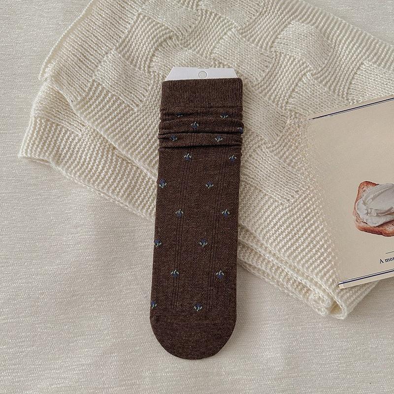 

Женские осенние носки-гольфы в новом стиле, универсальные, милые, литературные, в стиле ретро, с мелким цветочным принтом 1 pair коричневый