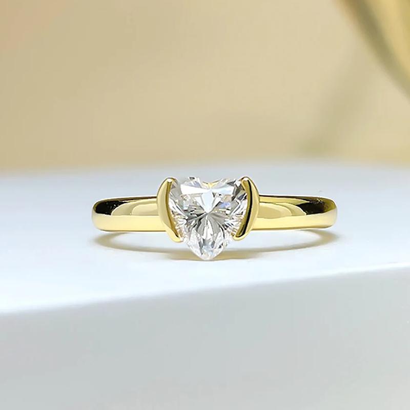 Huirtan Chic Heart Cubic Zirconia Women Rings Gold Color Statement Girls Finger Accessories Love Proposal Engagement Jewelry
