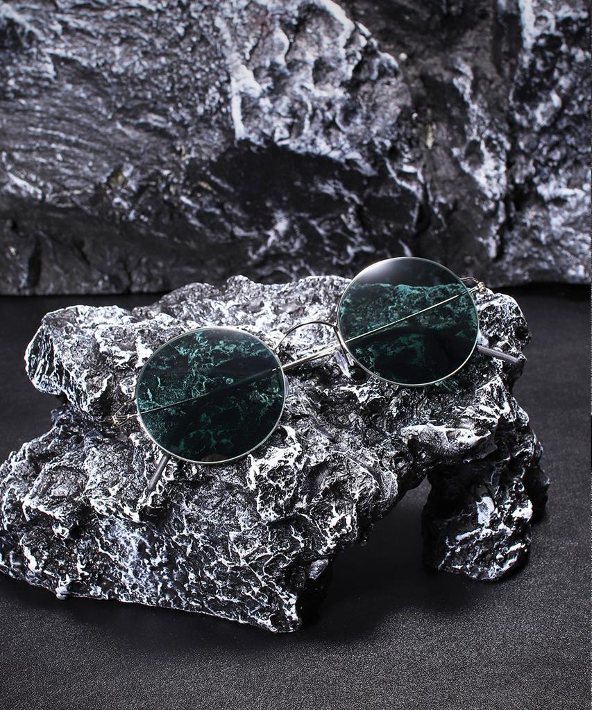 Lingkeonpeuleim 28609 Ultra-Slim Titanium Sunglasses Deep Green