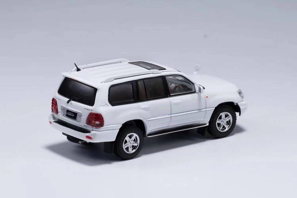 Gaincorp Products 1/64 Toyota Land Cruiser Cygnus - (RHD) White Finished Product