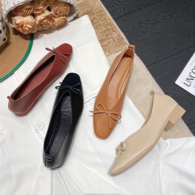 2023 Damskor med Låg Klack och Fyrkantig Tå, Mjuk Sula, Fransk Design, Perfekta för Vår & Höst.