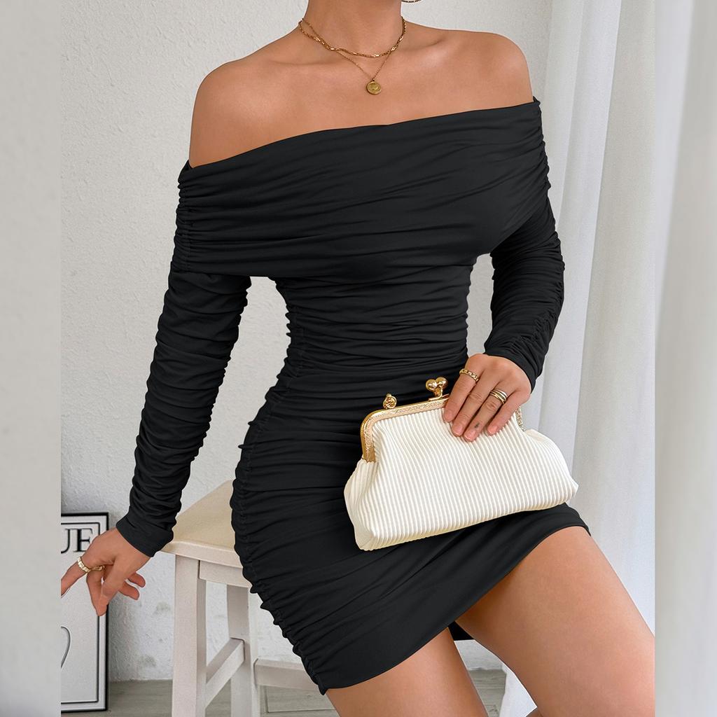 Abito da donna a spalle scoperte, maniche lunghe, plissettato, aderente