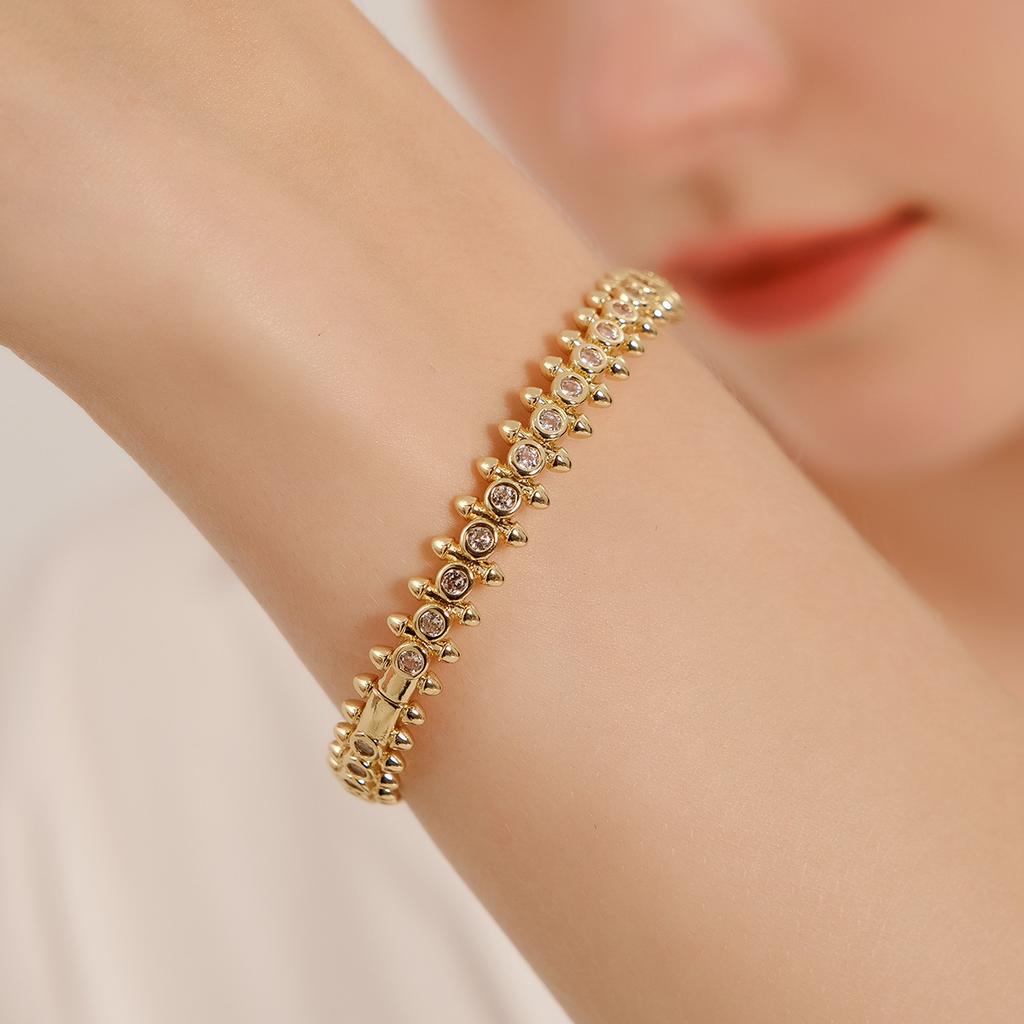 Luxury Hollow Rhinestone Open Cuff Bracelet For Women Elegant Versatile Metal Fashion Jewelry High End Accessory