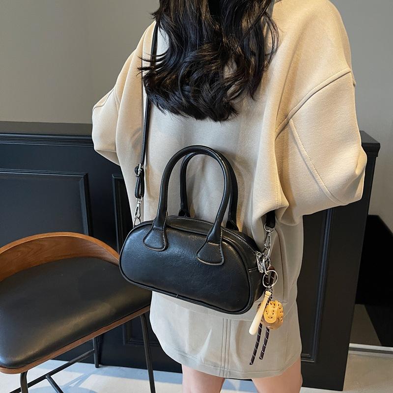 Retro high-end small square bag 2025 trendy autumn and winter handbag styling simple shoulder messenger bag
