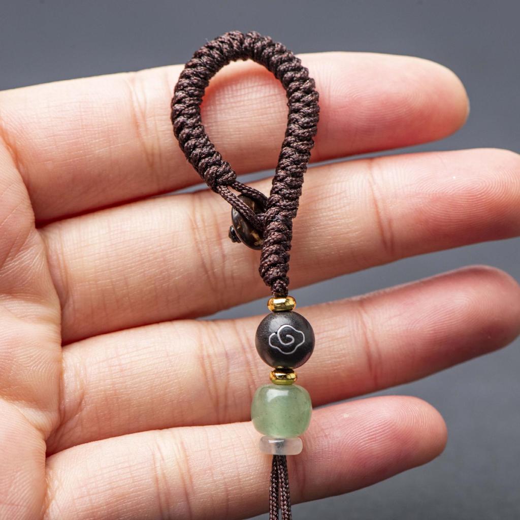 Handgeknüpfter Diamantknoten Auto-Schlüsselanhänger mit Messinganhänger und Jade-Akzent