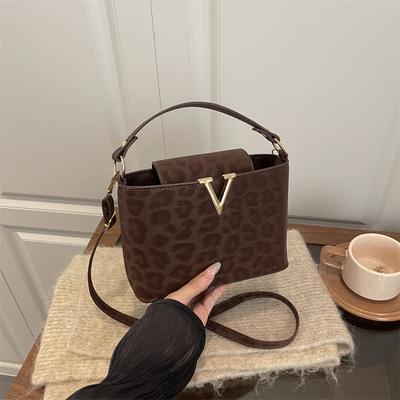 Shoulder Bag Fashion Handbag Crossbody Bag Large Capacity Casual Bag Simple Bag Alphabet Bag Leopard Print Bag