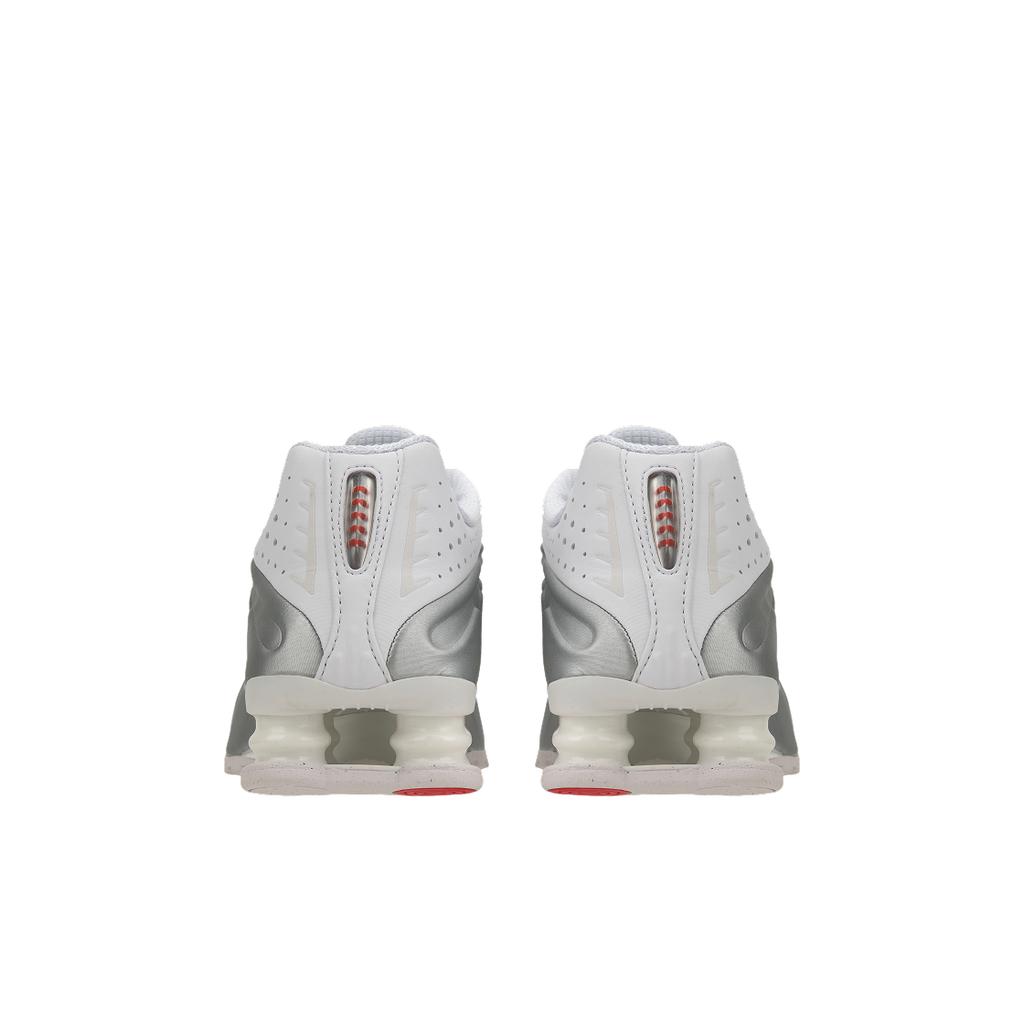 Nike Shox R4 Białe Metaliczne Damskie Sneakersy Metaliczno-Srebrne Max-Pomarańczowe AR3565-101