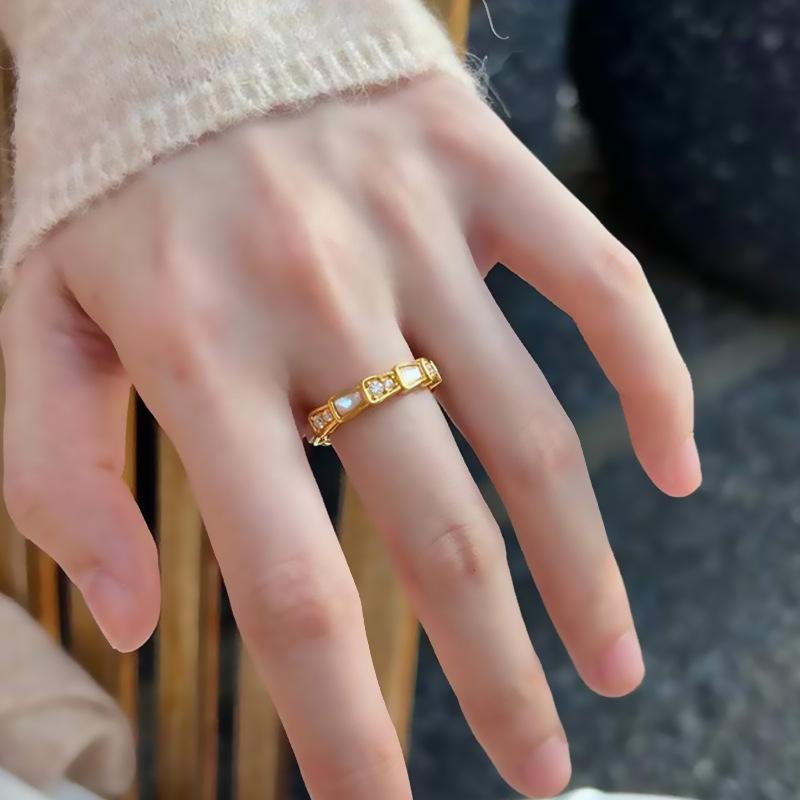 

Винтажное Роскошное Кольцо Змея Инкрустированное Белым Перламутром Бриллиантом Титановая Сталь Модное Уникальное Ювелирное Изделие US size 10