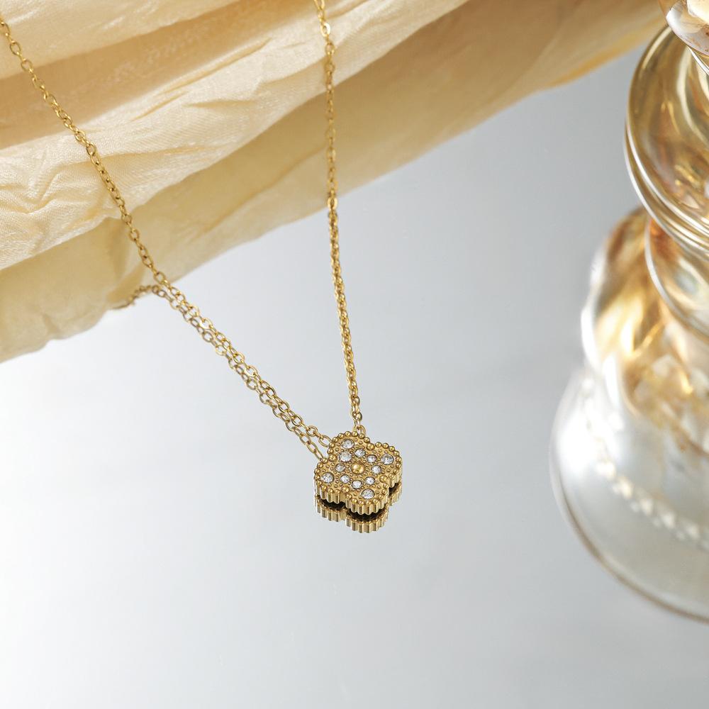 Four Leaf Clover Necklace, High-grade Titanium Steel That Does Not Fade, Women's High-end Sweater Chain, Lucky Grass Headwear Accessory