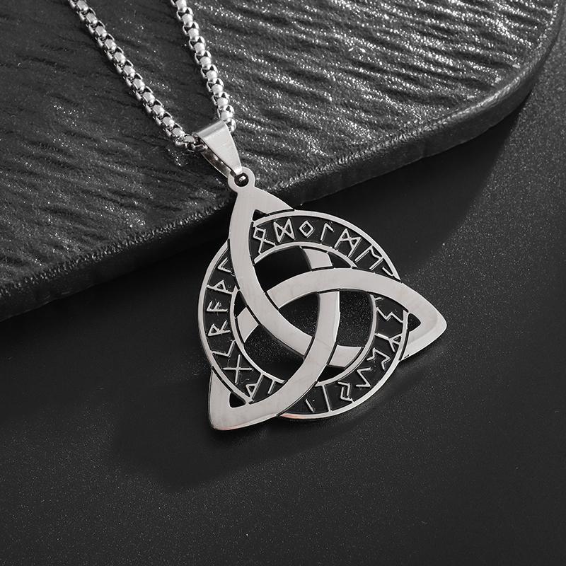 Stainless Steel Witch Triple Moon Protection Spiral Pendant Necklace for Men Women Pagan Trinity Celtic Knot Necklace Jewelry