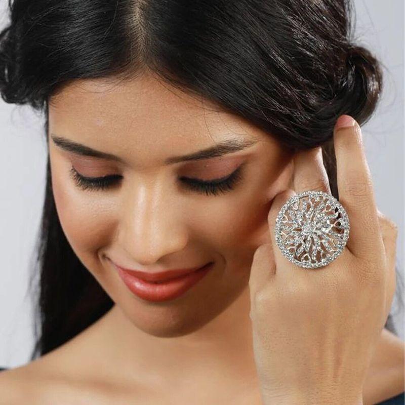 Fashion Exaggerated Super Flash Rhinestone Big Ring Catwalk Runway Modeling Photo Adjustable Ring Stylish Ornament Ring