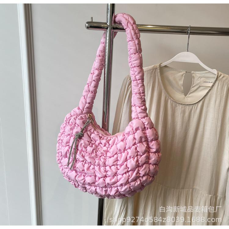 Korean version of trendy underarm bag women's 2025 summer new fashion pleated cloud bag niche design simple shoulder bag