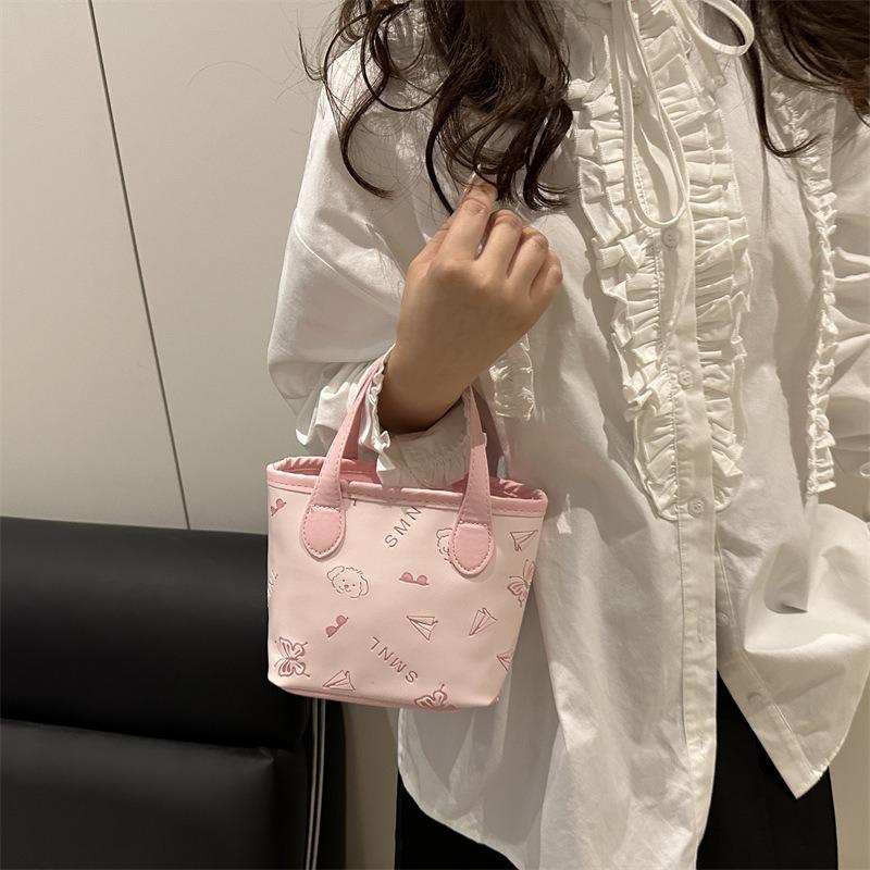 Summer New Light Luxury Aesthetic Niche Casual Fashion Texture Portable Shoulder Messenger Bag Bucket Bag