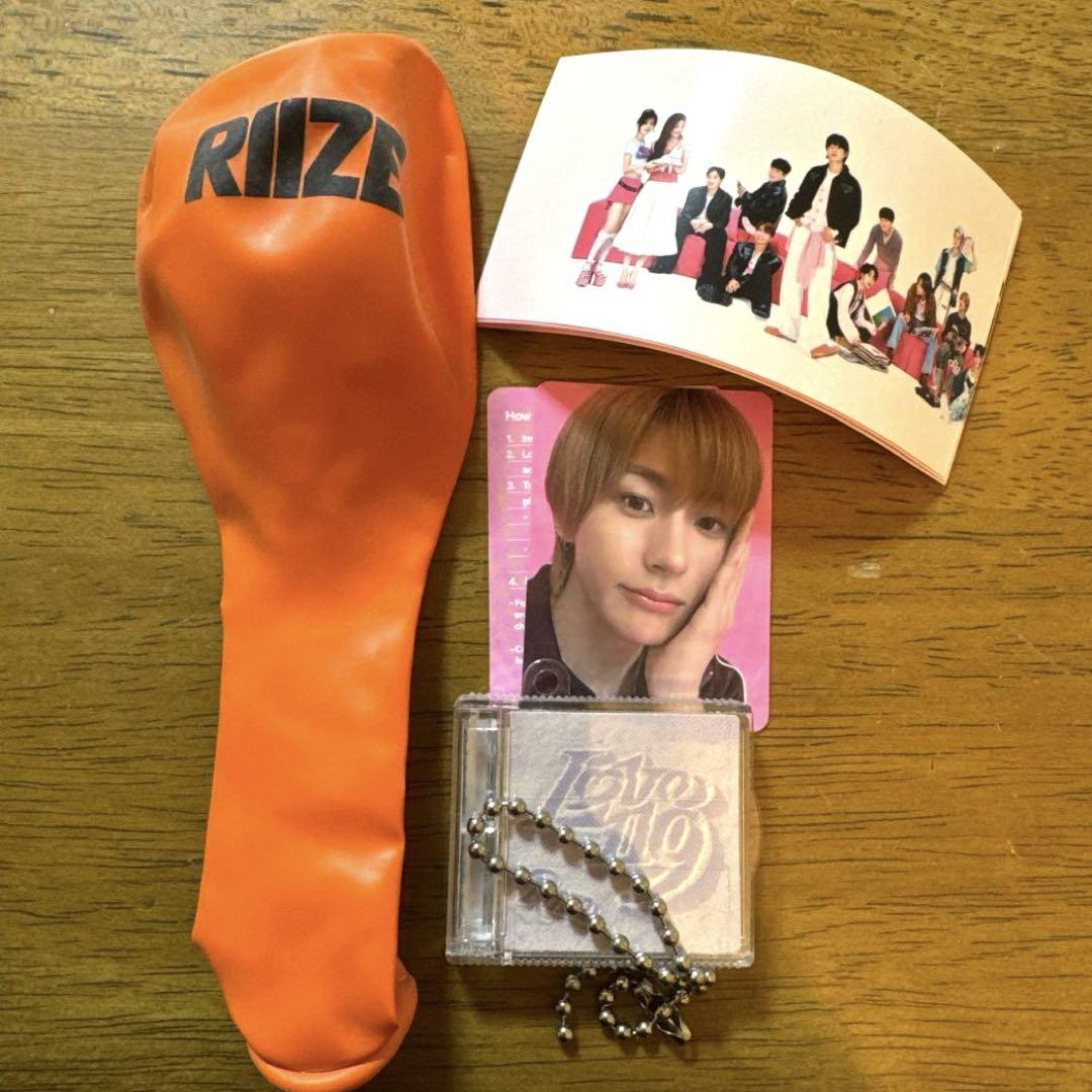 

Б/У SMTOWN LIVE 2025 Офіційний альбом RIZE ANTON Time Capsule ver. 3 з Items Set Limited СЕУЛ
