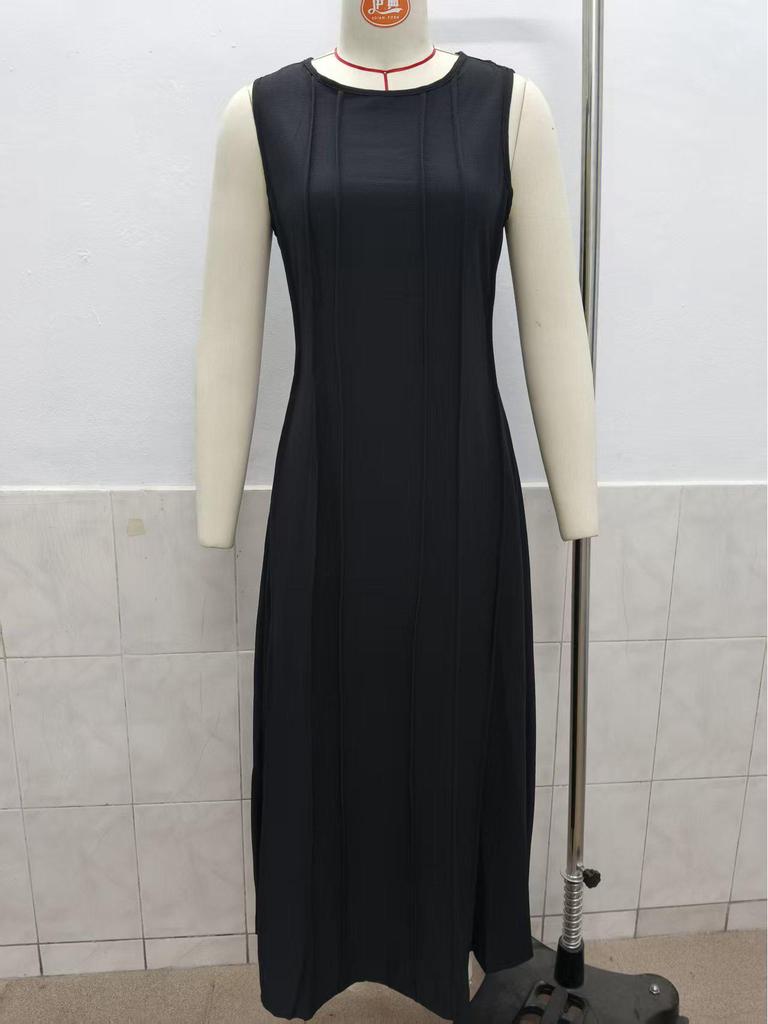 2026 Summer Elegant Women's Sleeveless Pleated Long Dress