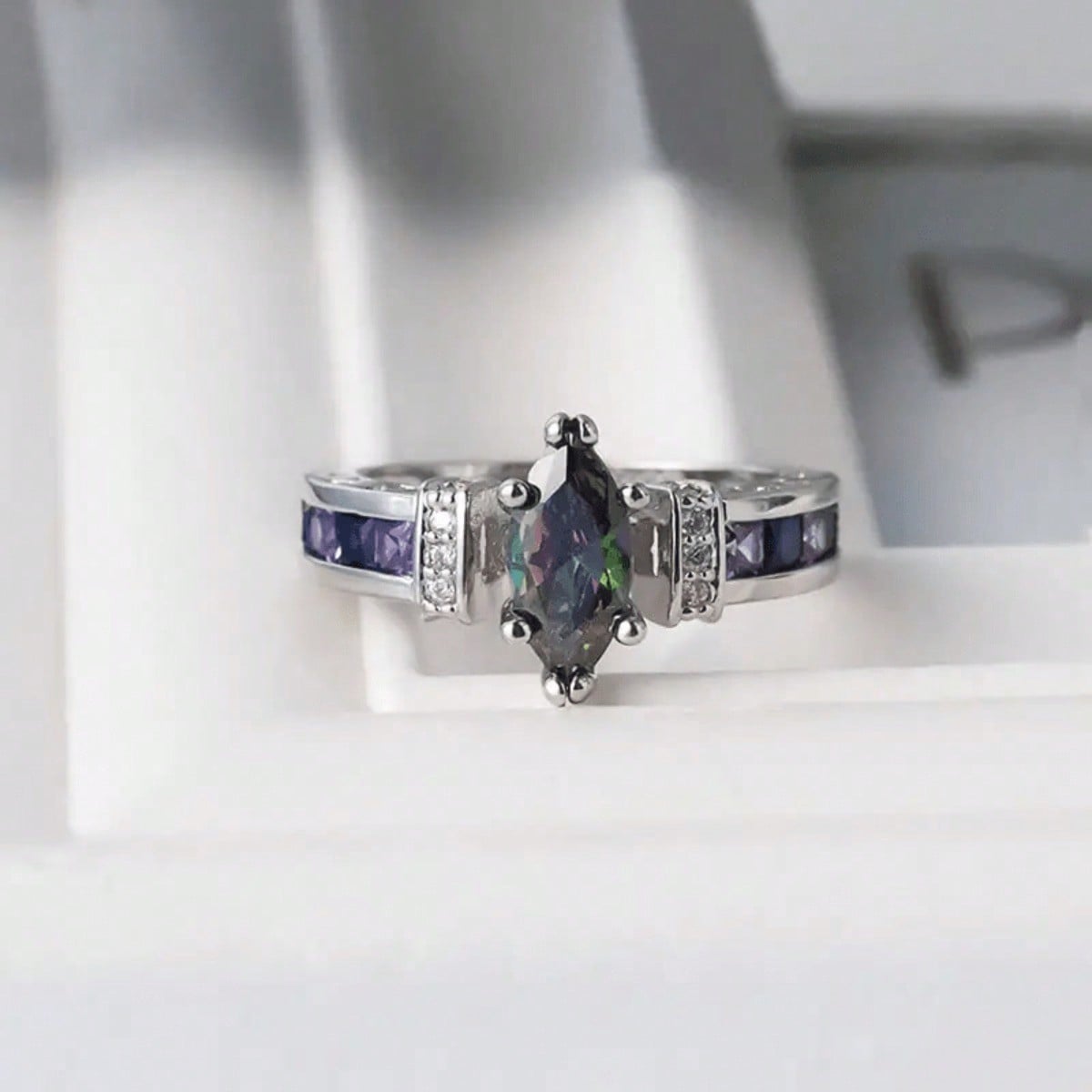 

1 Piece Women s Ring, Fashionable Synthetic Zircon Ring, Suitable for Daily Wear, Weddings, and Holiday Gift Giving 11 срібний