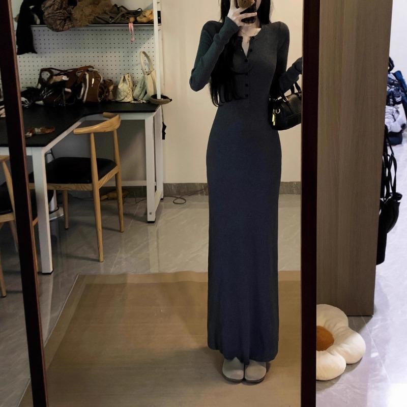 Gray knitted dress autumn and winter small man high sense long sleeve waist unique chic temperament long skirt