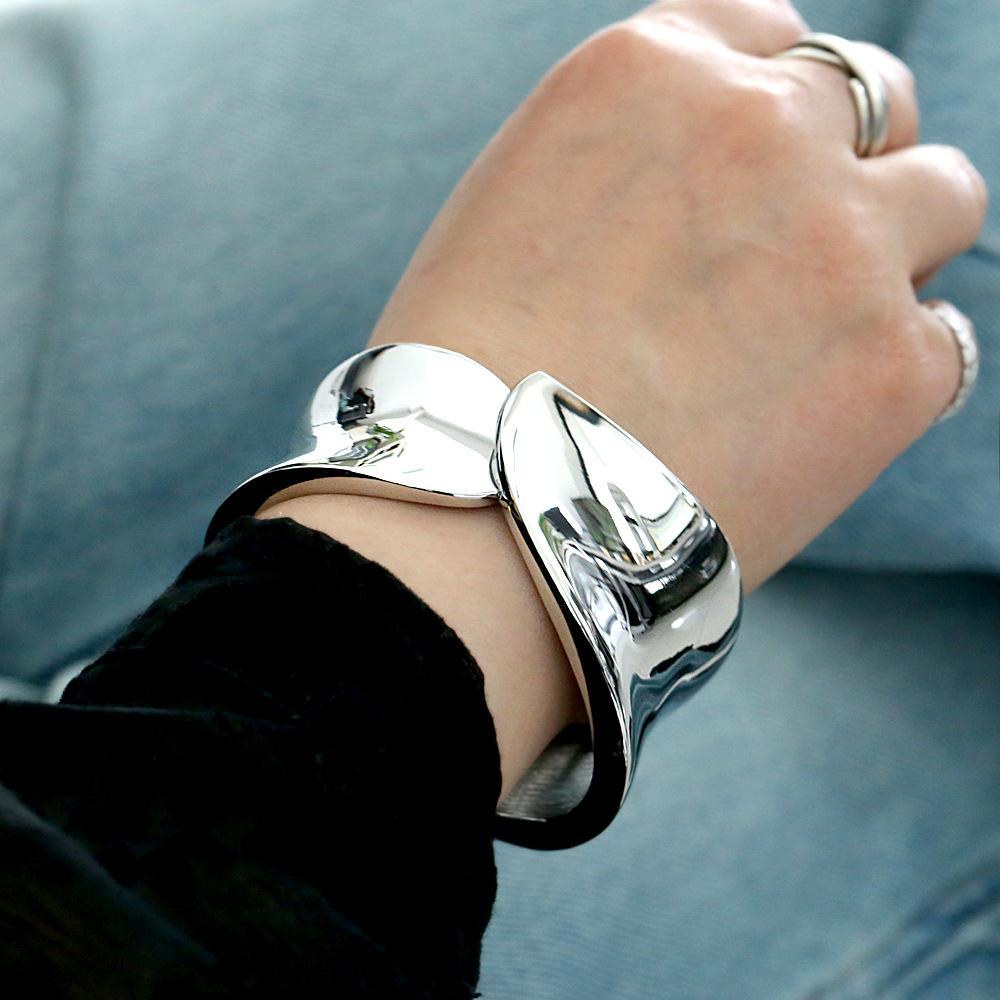 DIEZI Exaggerated Matte Smooth Metal Gold Silver Color Bangles Punk Geometric Metal Bangles For Women Bracelets Men Jewelry