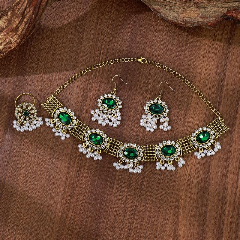 Retro Ohrringe im Hofstil Ringe Halsketten Hochwertiger Diamantbesetzter Quastenschmuck