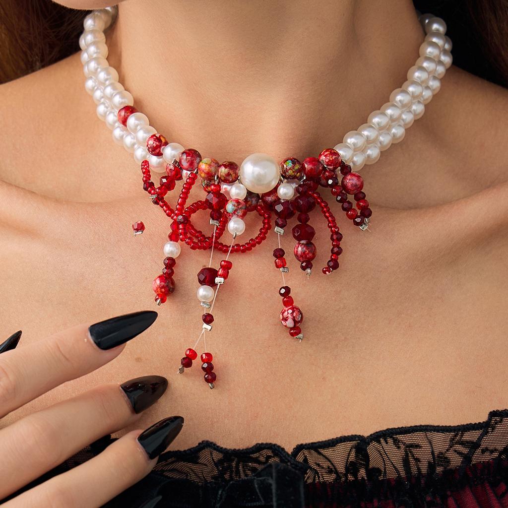 Gotický červený perlový náhrdelník Choker se skvrnami od krve Kreativní halloweenský náhrdelník s křížem a krví