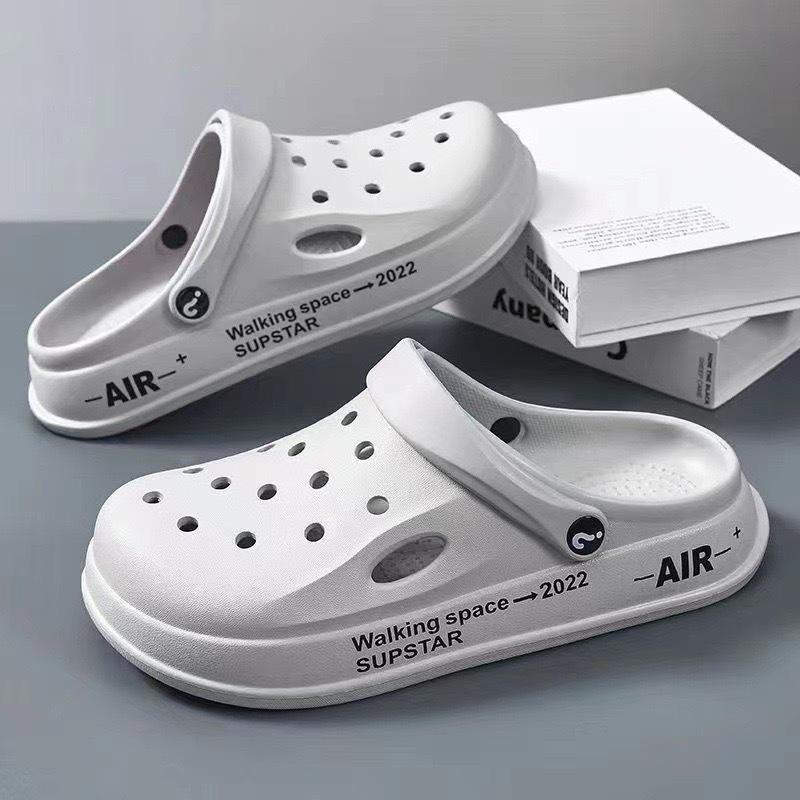 "2024 Men's Breathable Non-Slip Summer Sandals: Soft Bottom Hole Beach Shoes"