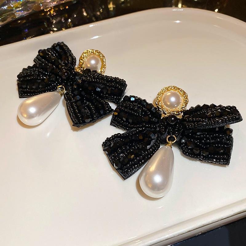 Vintage Silver Black Tassel Geometric Round Stud Earrings for Women - Elegant High-End Design