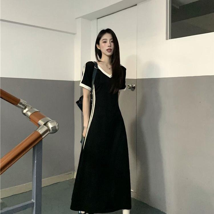 2026 Summer Elegant Color Block V-neck Short-sleeve Dress, Women's Slimming Waist-cinching Trendy Long Skirt.