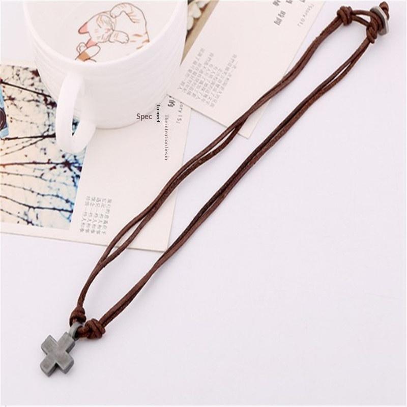 Collana con Ciondolo a Croce Retro Moda Semplice Corda in Lega Collana in Pelle Artigianale Collana Intrecciata a Croce Unisex