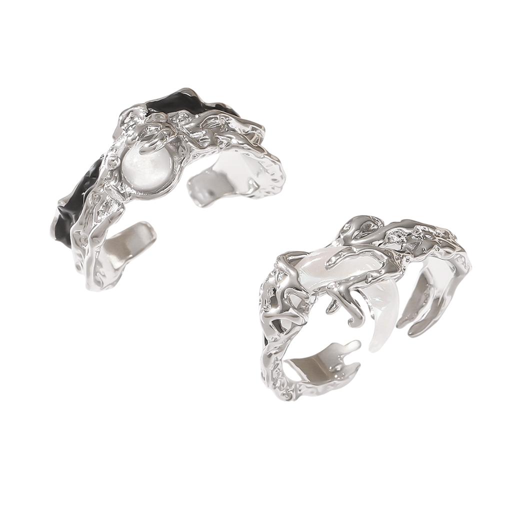 Luxurious Alloy Material Romantic Couple Rings with Artistic Engravings for Weddings and Special Occasions