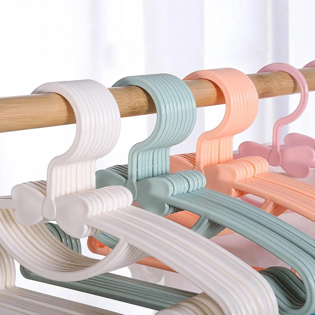 10/30/50PCS Baby Clothes Racks Portable Plastic Towel Display Scarfs Hangers Windproof Children Coats Hanger Clothing Organizer