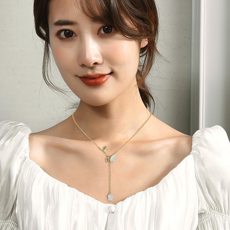Stylish Springtime White Rose Pendant Necklace In Gold And Silver Women For