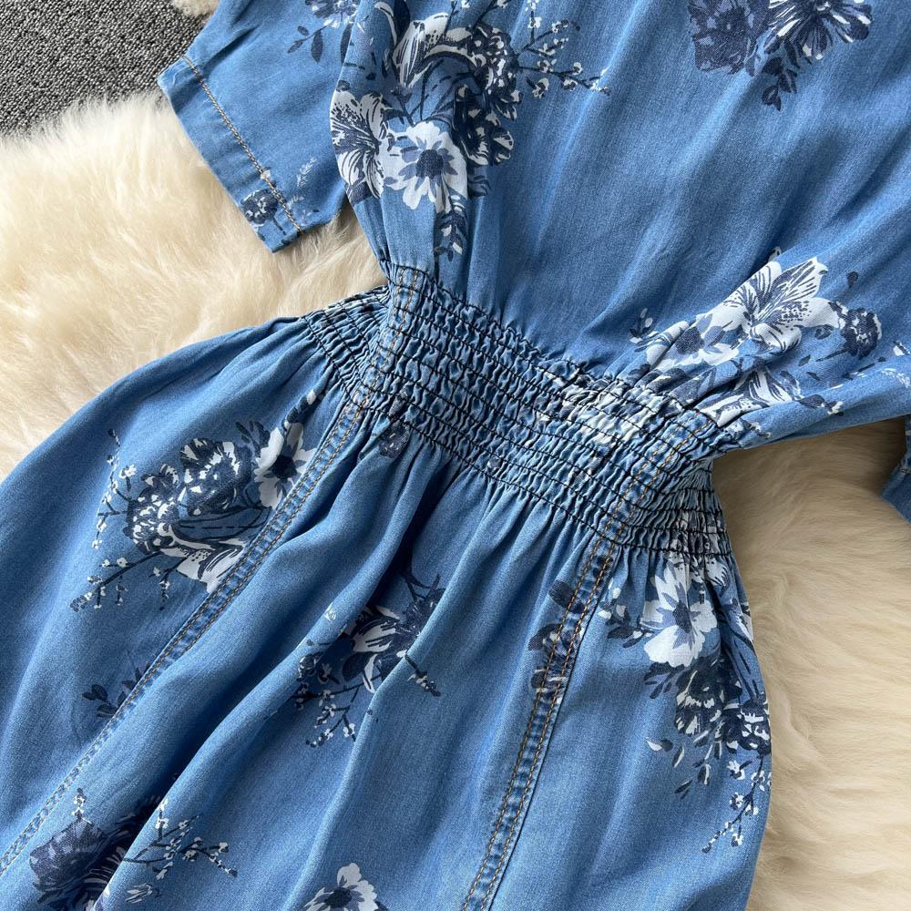 RUGOD Leichtes vertrautes französisches Nischen-Jeanskleid mit V-Ausschnitt, bedruckt, für Damen, Sommer, Taille, schlankes, elegantes Fischschwanz-langes Kleid