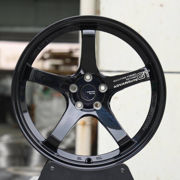 Rodas de Alumínio Fundido Personalizadas 16-20 Polegadas Serviço OEM/ODM Pintura Eletrostática Cores Personalizadas MOQ Baixo Rodas Forjadas