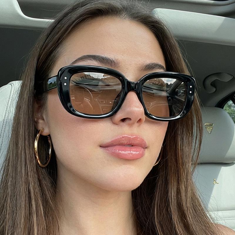 Women's Small Frame Square Cat-Eye Sunglasses with Rivet Design for Sun Protection - Trendy and Simple Runway Style