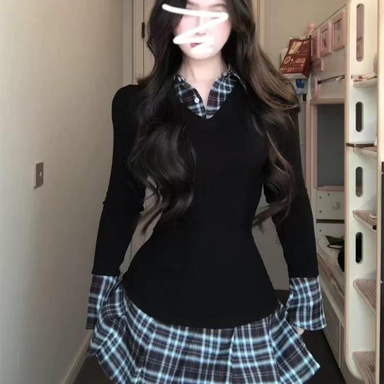 Women s Autumn-Winter 2025 Academy Style Knit Dress with Pleated Short Skirt M