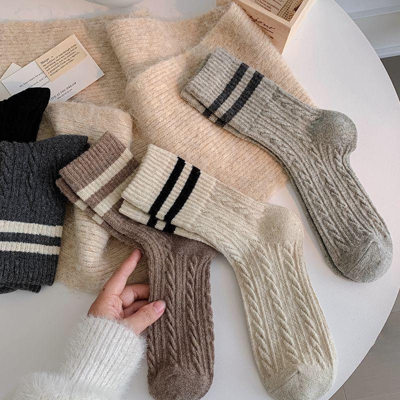 Warm Korean-Style Coffee Two-Stripe Cable Knit Women's Slouch Socks for Autumn and Winter