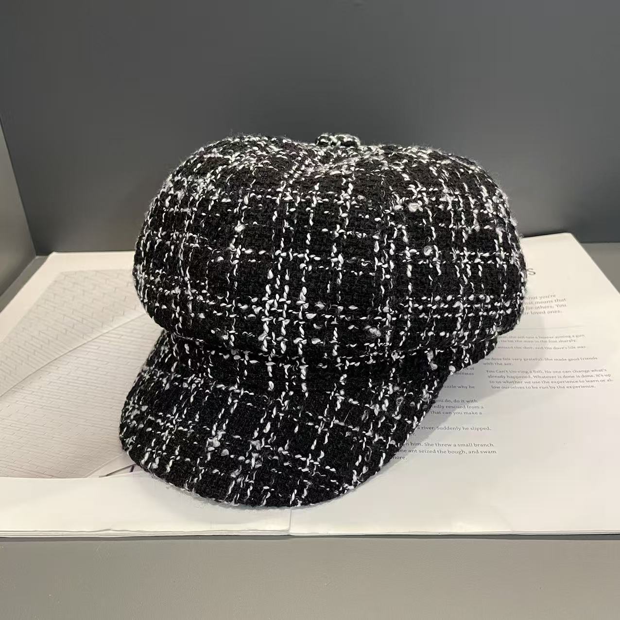 

Осень и Зима Новый Стиль Маленькая Ароматная Твидовая Восьмиугольная Шляпа Модная Атмосфера Маленькая Шляпа Гаврош Утиный Язычок Берет Модный M（56-58cm）