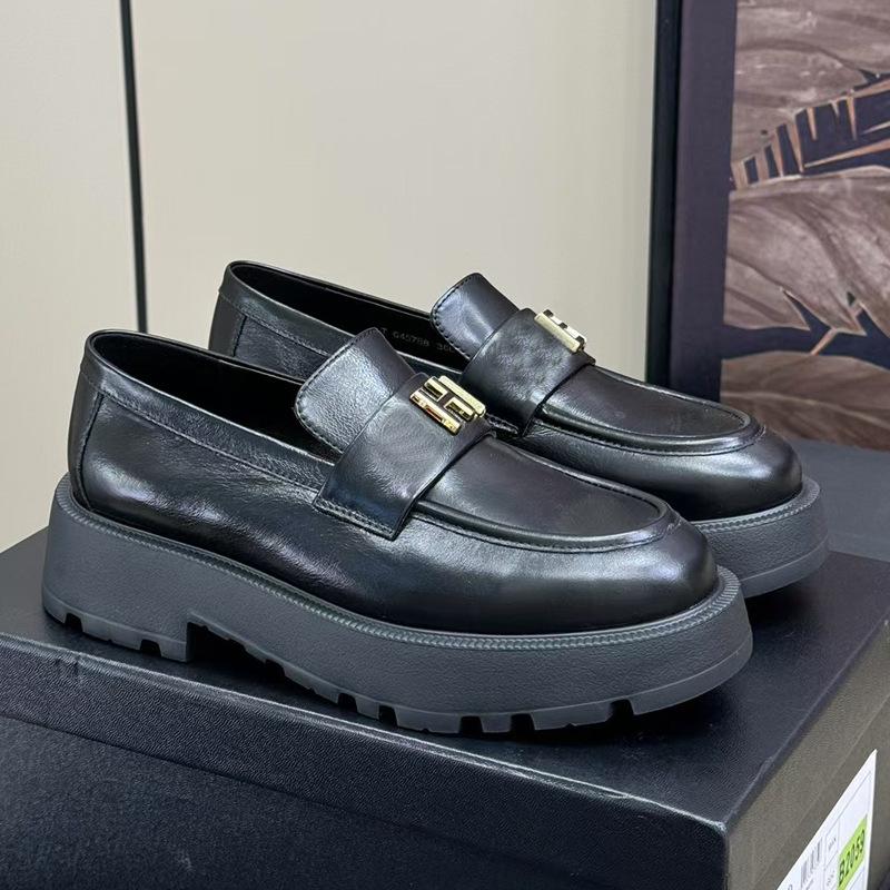 Женские мокасины на платформе 2025 Стильные кожаные туфли-слипоны с круглым носком и толстой подошвой 38 чёрный 3200₽