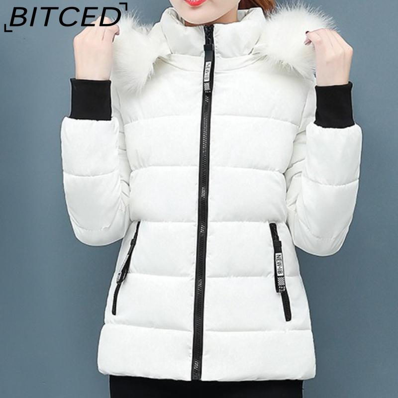 Płaszcz zimowy damski BITCED o krótkiej długości: Wąska pikowana kurtka bawełniana z dużym futrzanym kołnierzem