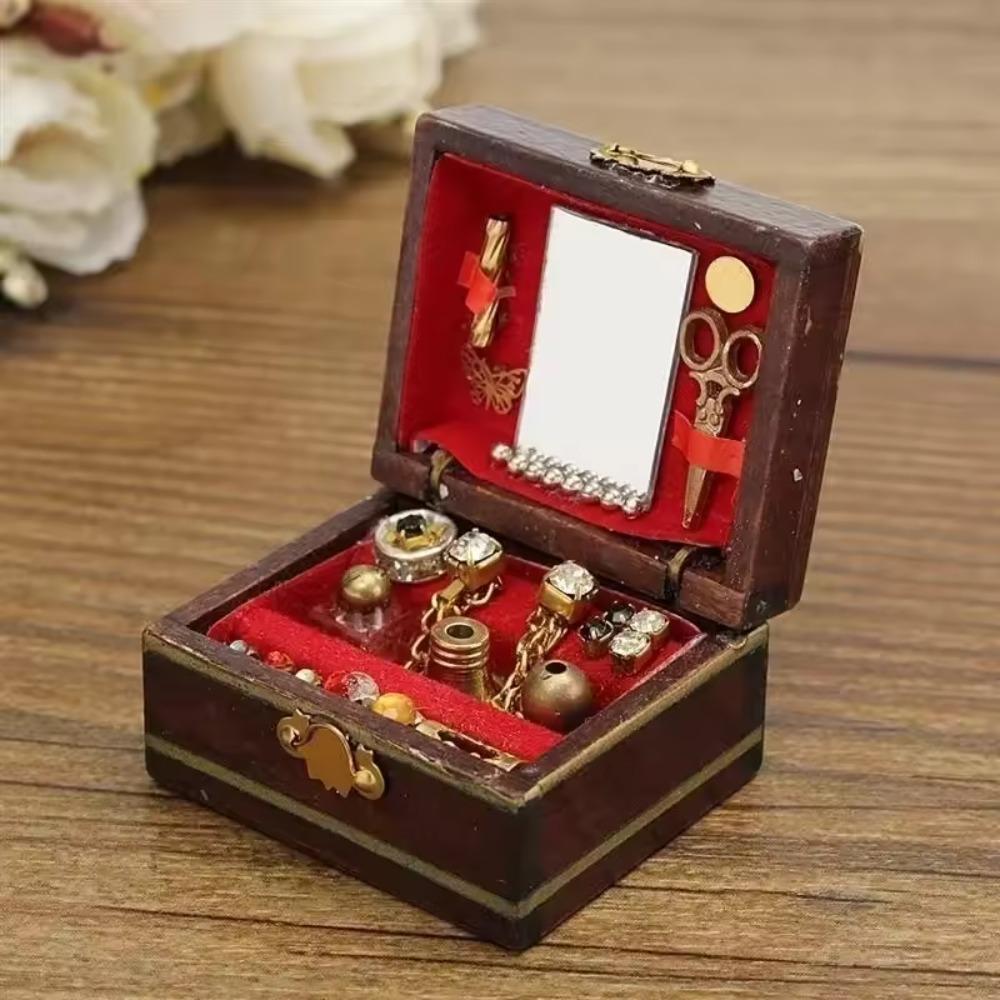 Doll House Miniature Statue Decoration Jewelry Box/Doll House Accessories Room Decoration Home Accessories