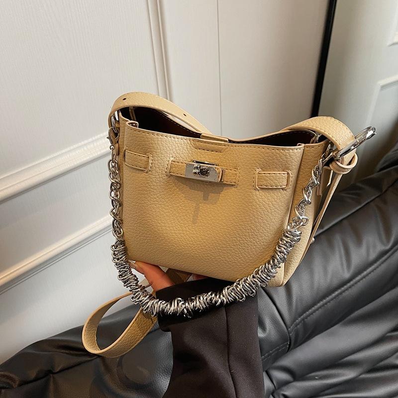 Crossbody bag women's bag 2025 new niche design summer small bag versatile high-end foreign gas chain bucket bag