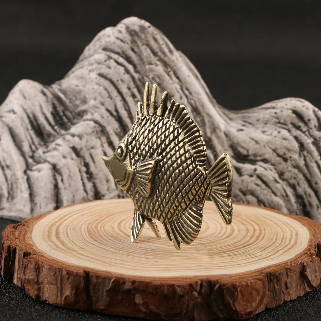 Brass Ornamental Fish Antique Cute Figures Office Desk Decoration Can Stand Up Little Fish Ocean Copper Ornaments Tea Pet