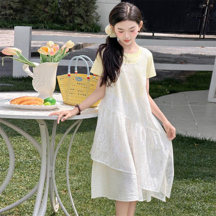 Koreanischer Stil Spitzen Sommer Zweiteiler Kleid mit unregelmäßigem Patchwork - Schichtendesign Midi