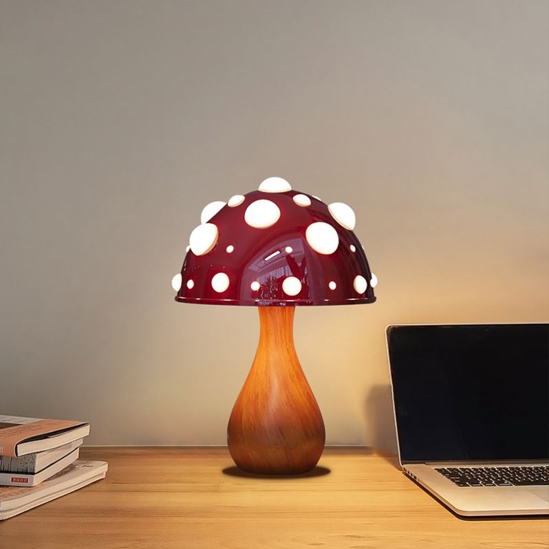Zhongshan Red Metal Mushroom Lamp Bedside Indoor Decoration Three Color Reading Table Lamp for Bedroom